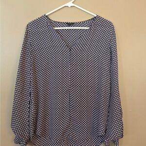 Ann Taylor women’s  Navy and White Printed Blouse - Classic V-Neck Top
